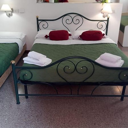 Marconi Rooms Loggia Delle Erbe Верона Экстерьер фото