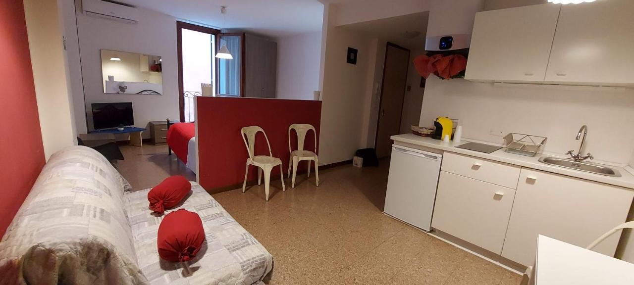 Marconi Rooms Loggia Delle Erbe Верона Экстерьер фото